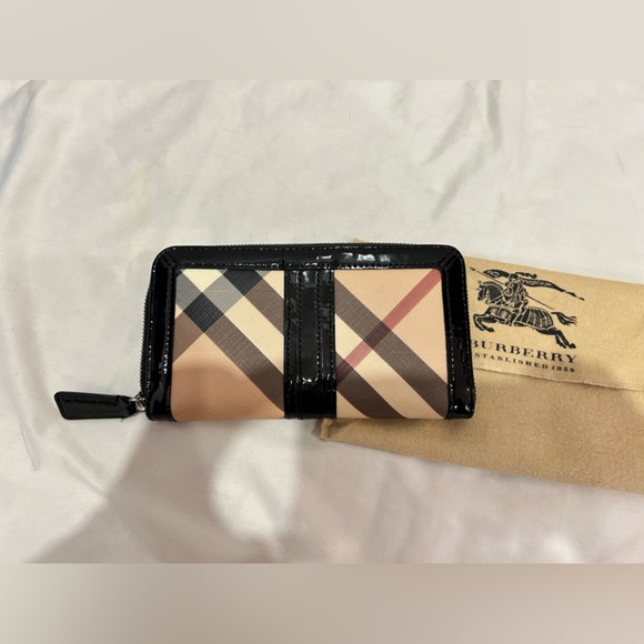 Burberry Long Wallet - Picture 4 of 4